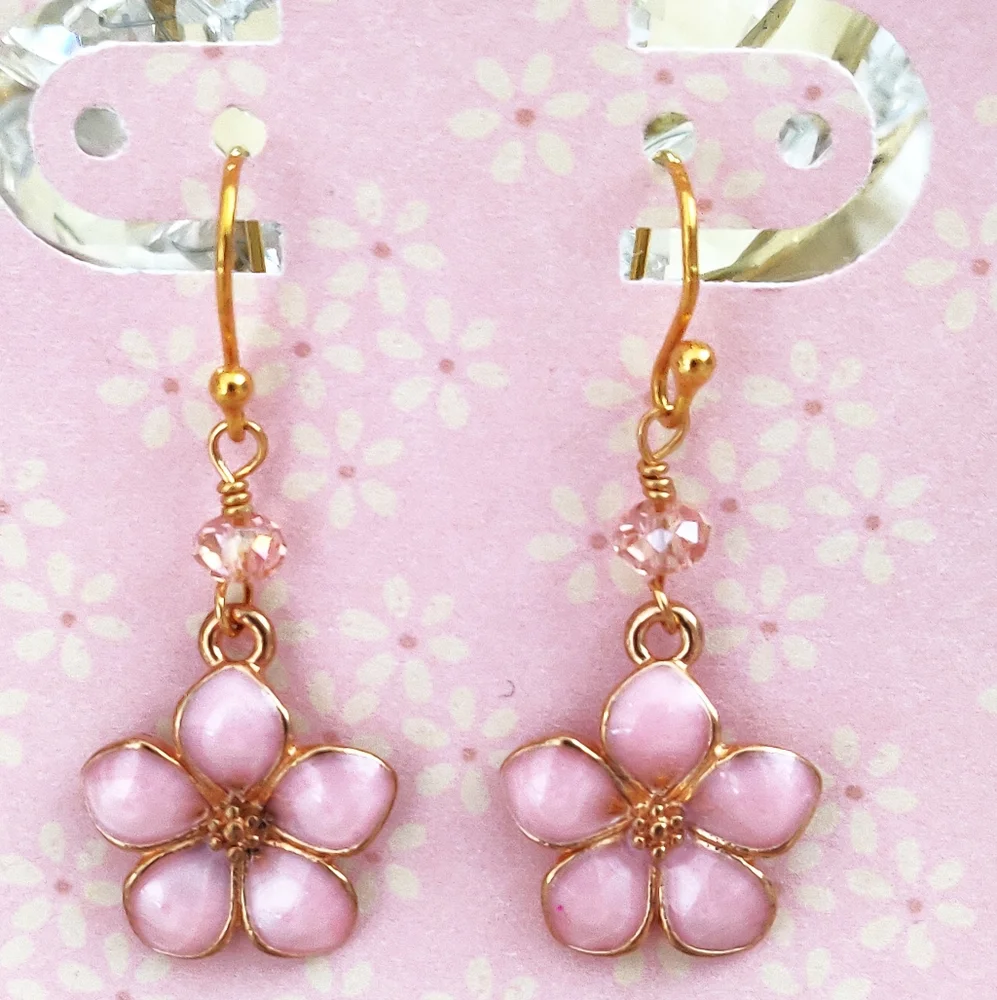 New 2 pairs of pink earrings.